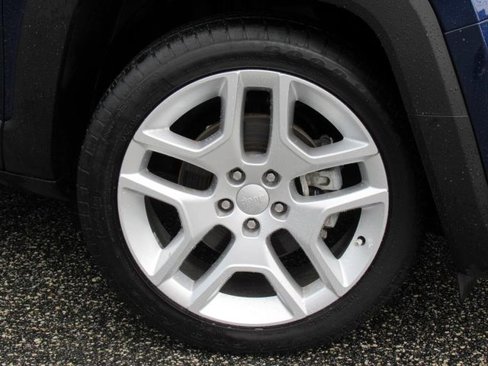 Used 2021 Jeep Renegade Latitude w/ Convenience Group image 7