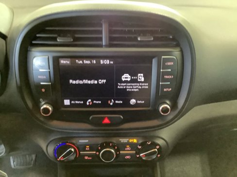 Used 2022 Kia Soul LX image 7