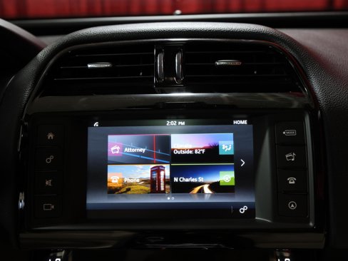 Used 2017 Jaguar XE Premium image 18