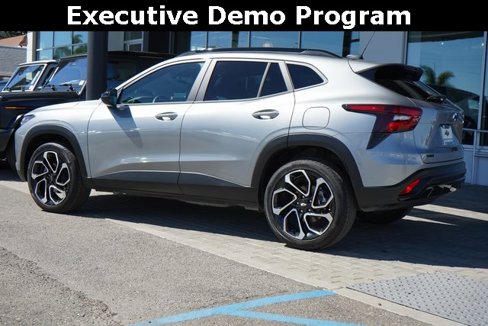 Used 2025 Chevrolet Trax RS w/ Driver Confidence Package image 6