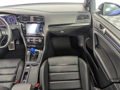 Used 2018 Volkswagen Golf R 4-Door image 16