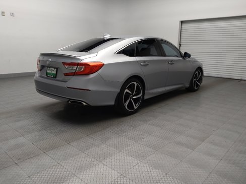 Used 2018 Honda Accord Sport image 9