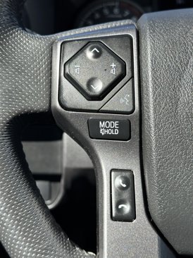 Used 2022 Toyota Tacoma TRD Off-Road image 33