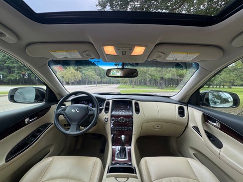 Used 2017 INFINITI QX50 AWD w/ Deluxe Touring Package image 2