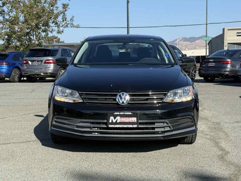 Used 2016 Volkswagen Jetta SE image 2