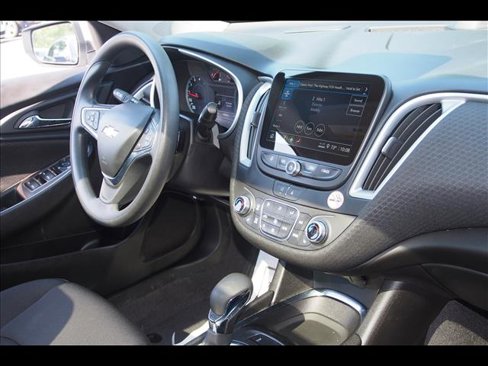 Used 2024 Chevrolet Malibu LT image 11