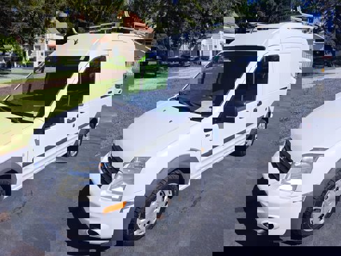 Used 2013 Ford Transit Connect XLT image 2