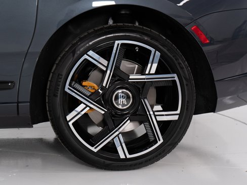 New 2025 Rolls-Royce Cullinan Black Badge image 50