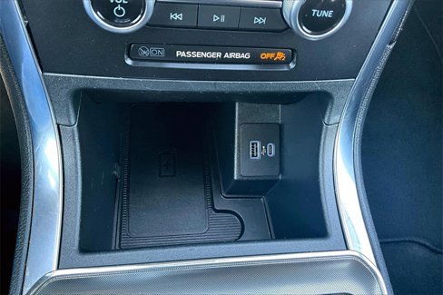 Used 2024 Ford Edge Titanium image 32