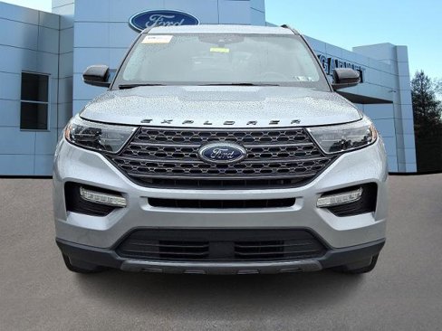 Certified 2022 Ford Explorer XLT w/ Equipment Group 202A image 2