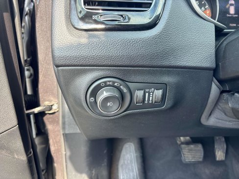 Used 2018 Jeep Compass Limited w/ Navigation Group image 18