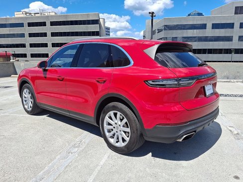 Certified 2022 Porsche Cayenne image 3