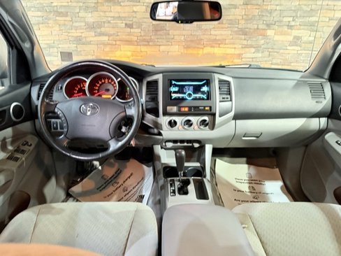 Used 2010 Toyota Tacoma PreRunner image 27