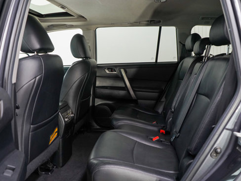Used 2012 Toyota Highlander SE image 16