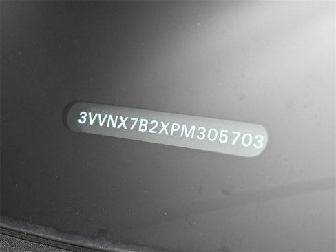 Used 2023 Volkswagen Taos SE w/ Panoramic Sunroof Package image 28