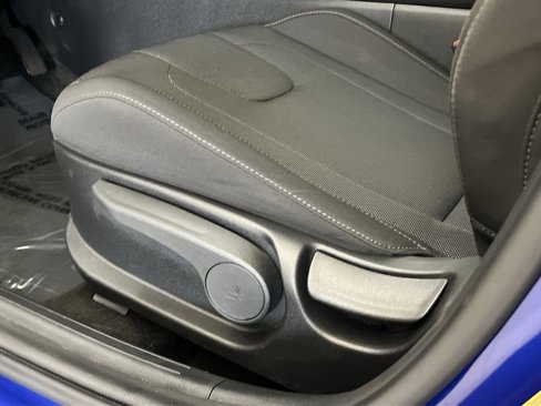Used 2023 Hyundai Elantra SE image 12