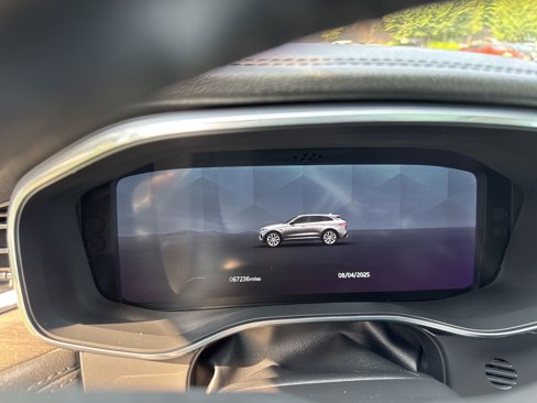 Used 2021 Jaguar F-PACE S image 7