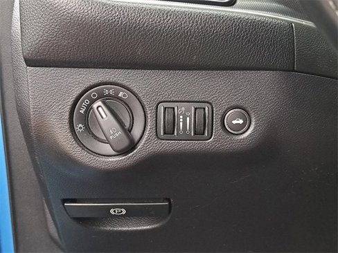 Used 2015 Dodge Challenger R/T Plus image 22