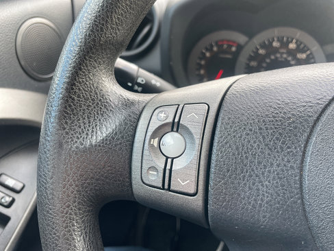 Used 2011 Toyota RAV4 4WD image 32