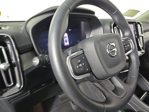 Certified 2024 Volvo XC40 B5 Plus w/ Climate Package image 22