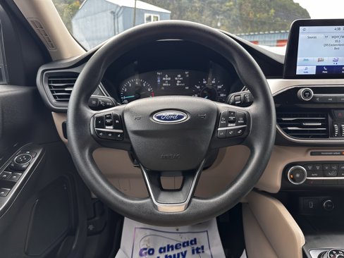 Used 2020 Ford Escape SE image 10