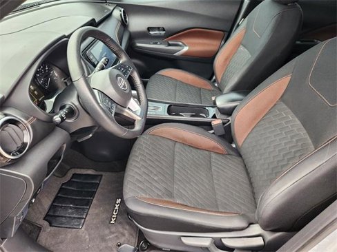Used 2022 Nissan Kicks SR image 13