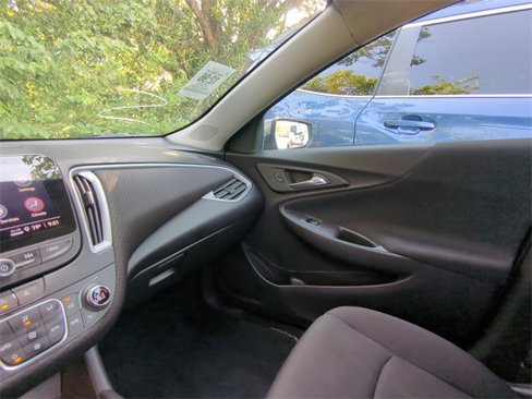 Used 2023 Chevrolet Malibu LT image 11