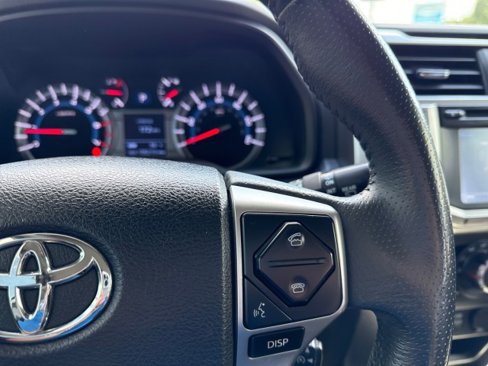 Used 2018 Toyota 4Runner SR5 image 27