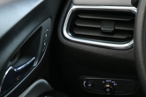 Used 2023 Chevrolet Equinox LS image 15