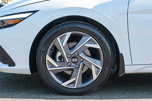 Certified 2025 Hyundai Elantra Sport image 10