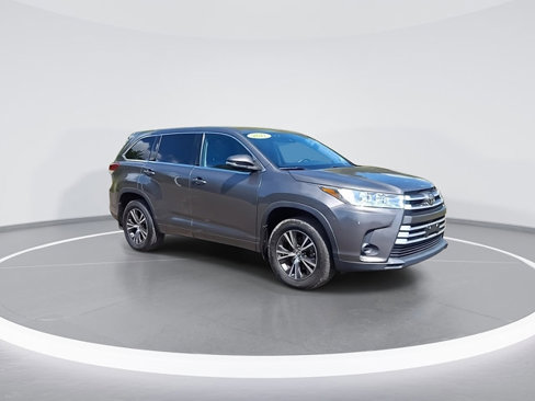 Used 2017 Toyota Highlander LE image 7