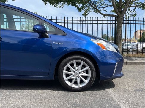 Used 2012 Toyota Prius V Five image 2