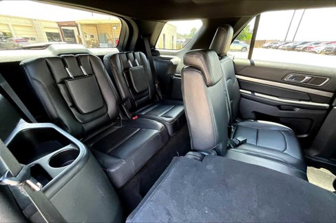 Used 2018 Ford Explorer XLT w/ Equipment Group 202A image 18