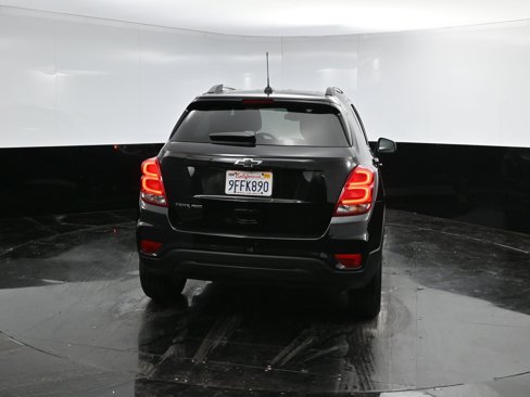 Used 2022 Chevrolet Trax LT w/ Midnight Edition image 6