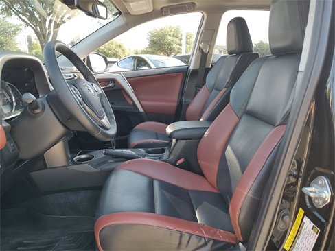 Used 2015 Toyota RAV4 Limited image 30