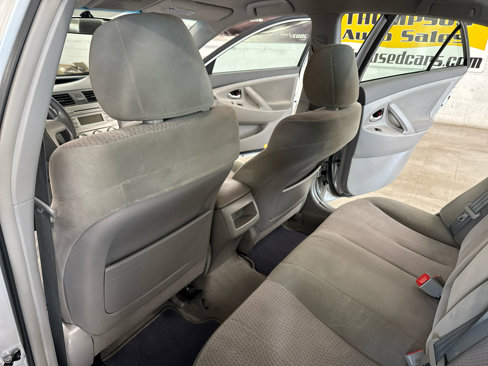 Used 2010 Toyota Camry LE image 33
