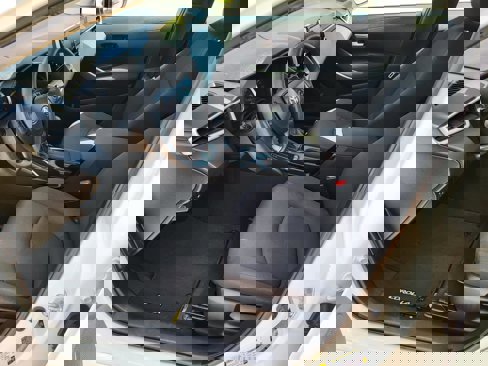 Used 2020 Toyota Corolla LE image 11