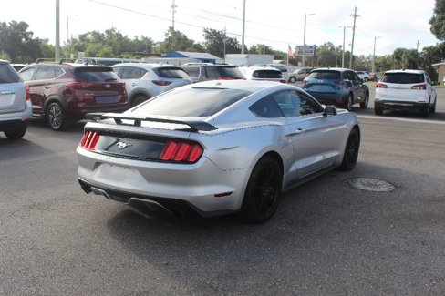 Used 2017 Ford Mustang Premium image 3