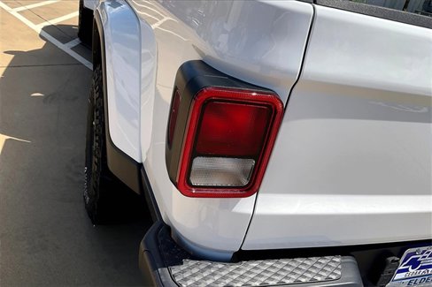 Used 2021 Jeep Gladiator Willys image 30