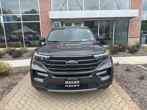 Used 2020 Ford Explorer XLT w/ Equipment Group 202A image 2