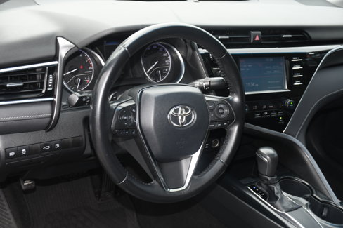 Used 2018 Toyota Camry SE image 9