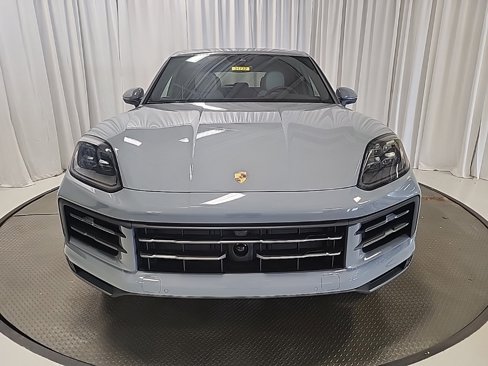 New 2025 Porsche Cayenne image 28