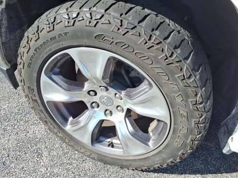 Used 2020 RAM 1500 Laramie image 5