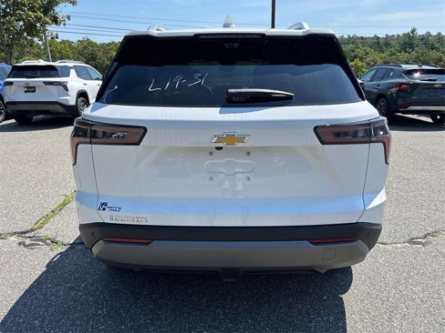 New 2025 Chevrolet Equinox LT w/ Convenience Package II image 3
