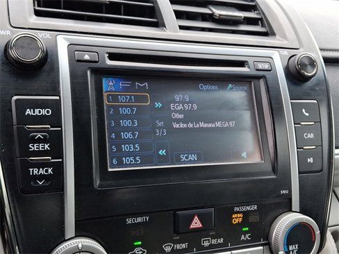 Used 2012 Toyota Camry image 16