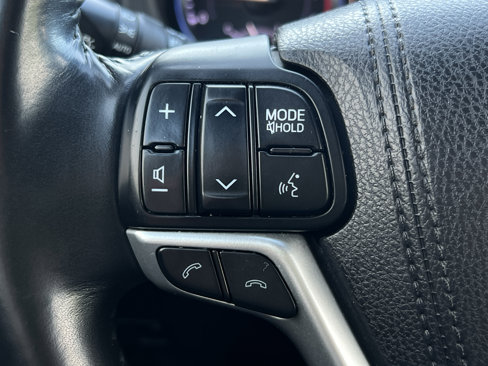Used 2017 Toyota Highlander XLE image 24