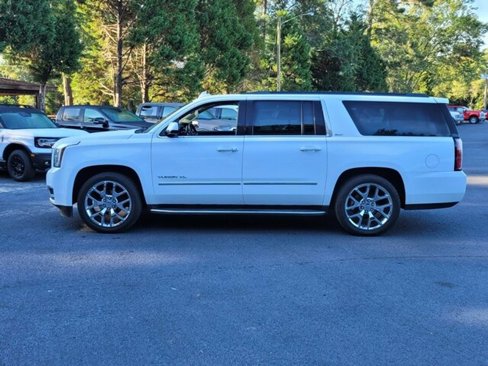 Used 2020 GMC Yukon XL SLT image 3