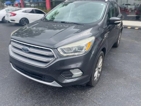 Used 2017 Ford Escape Titanium image 4