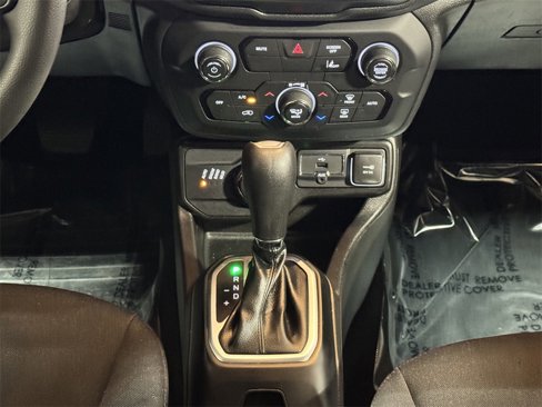 Used 2023 Jeep Renegade Latitude image 30