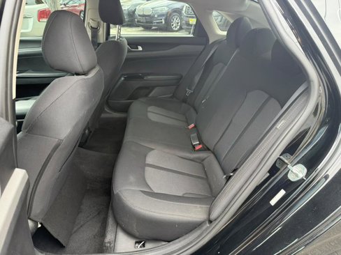 Used 2021 Kia K5 LX image 9